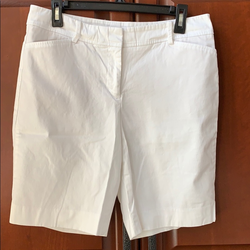 Talbots white petite Perfect Short 9” - Picture 2 of 6